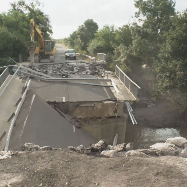 До дни ще бъде завършен временният мост на пътя Царево - Ахтопол