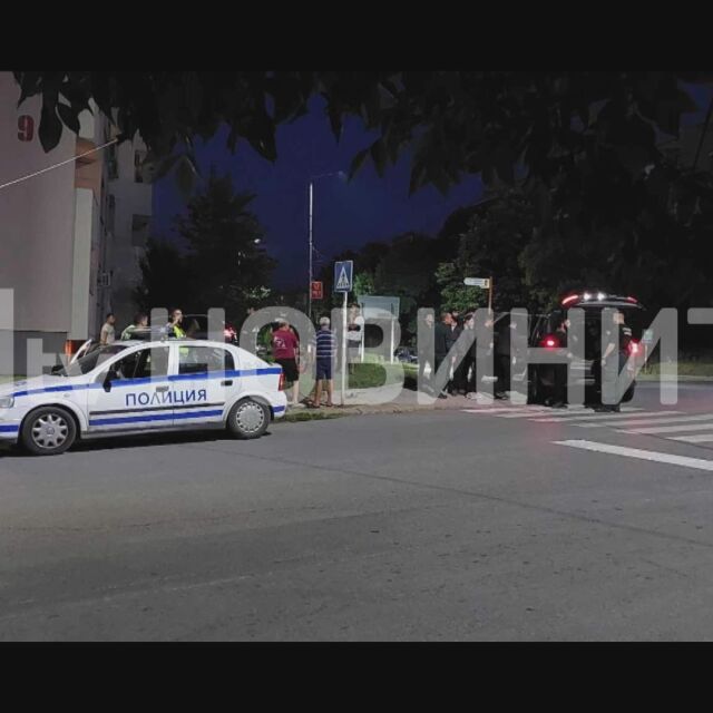 Кола с мигранти се блъсна в жилищен блок в Елхово (СНИМКИ)