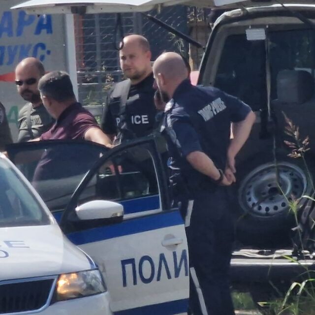 Задържаха барикадиралия се мъж след стрелба в Стара Загора