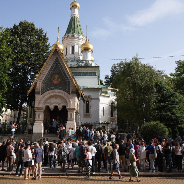 Ще бъде ли отключена Руската църква в София?