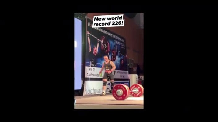 226 кг над главата: Карлос Насар с нов световен рекорд (ВИДЕО)
