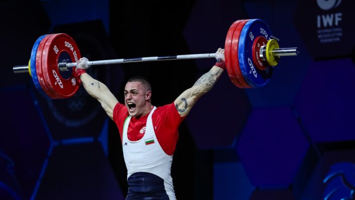 226 кг над главата: Карлос Насар с нов световен рекорд (ВИДЕО)