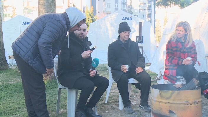 Оцелелите в Турция пред екипа на bTV: Беше твърде студено, не можехме да хапнем залък хляб