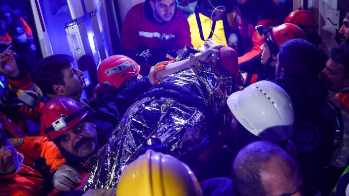 Бебе с български паспорт и майка му са пострадали при земетресението в Сирия