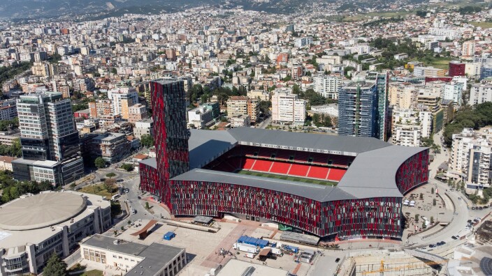 Как Тирана се сдоби със стадион, който е достоен за финал на евротурнир?