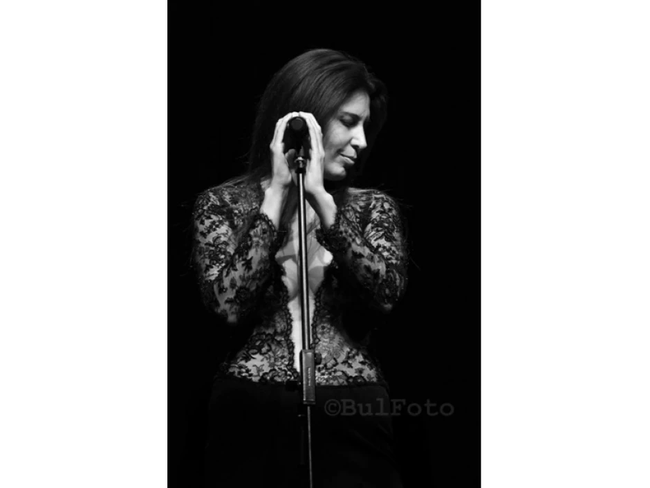 Иви Мендес: „Не мисля дали музиката ми ще се продаде, а просто вярвам в нея.”