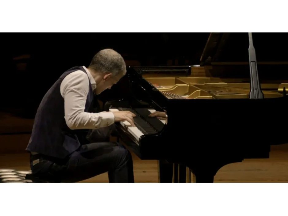 Брад Мелдау се завръща в Парижката филхармония през септември. Вижте видео от предишния му концерт там с музика на Бах