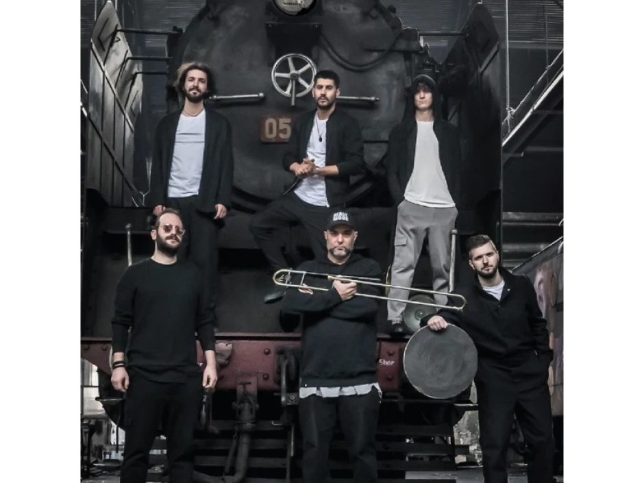 Група от единомислещи, влюбени в страстния фънк музиканти: The Essential FUNK Trombone представя дебютен албум