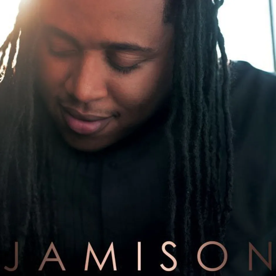 Американският певец и барабанист Джеймисън Рос ни разкрива своя нежен и богат музикален свят в дебютния си албум Jamison