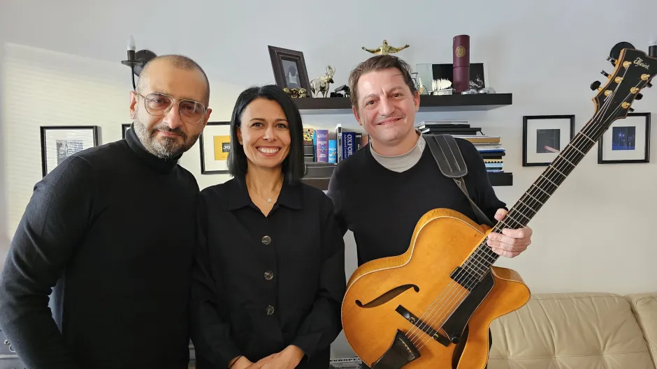 Живко Петров и Юго Липи споделят „Между приятели“ щастието от своята музикална среща в продуциран от Българския културен институт в Париж проект