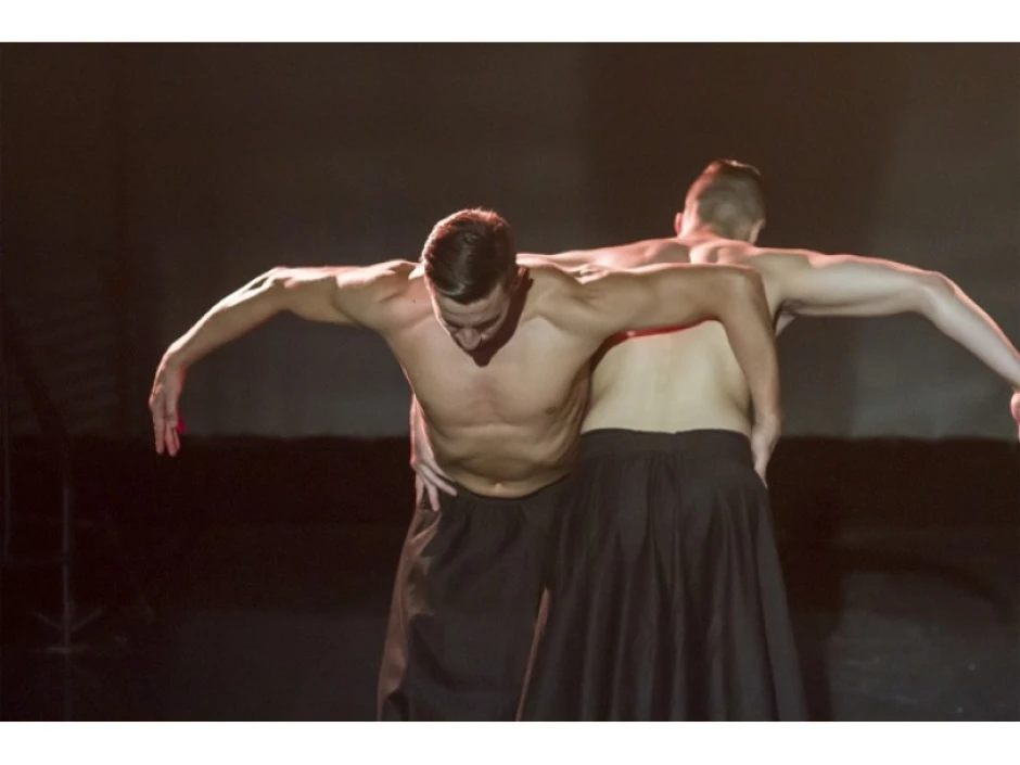 Балет „Арабеск“ слага венец на 50-ия си юбилеен сезон с премиерата на книга за трупата и със спектакъла „Свободно разположени мисли“