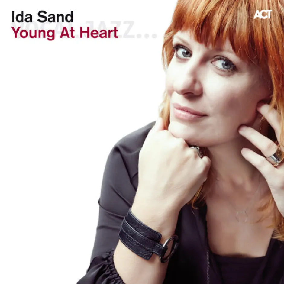 Young At Heart на Ида Санд – пътешествие с песните на Нийл Йънг и потапяне в меланхоличния свят на Севера