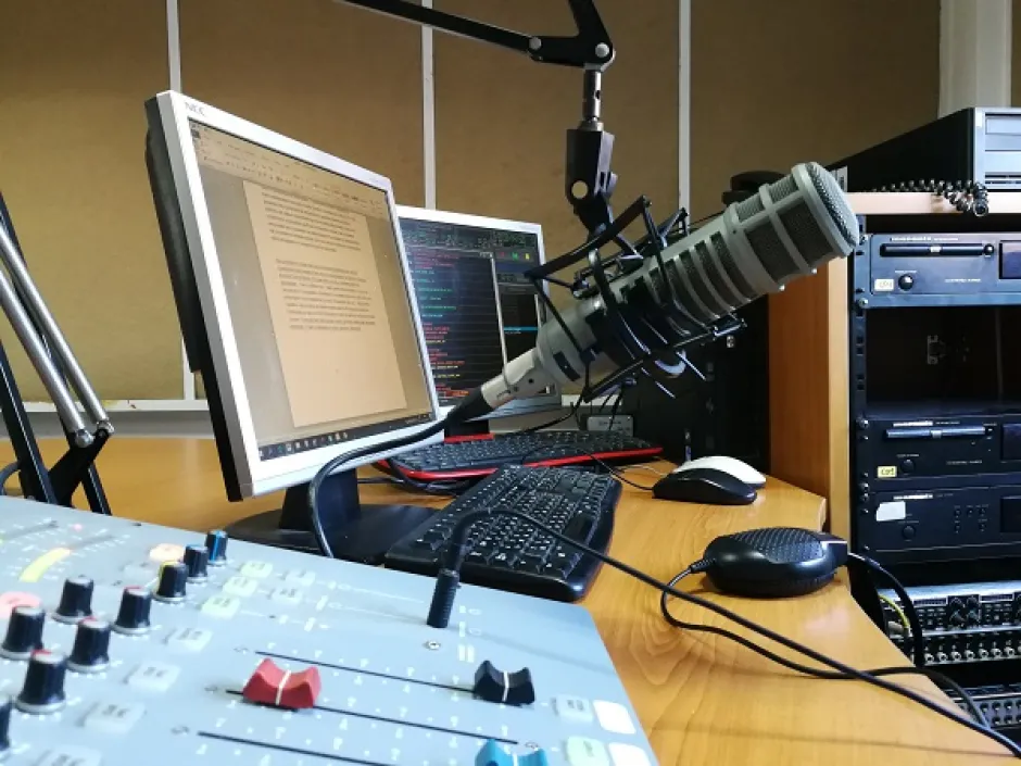 Разказваме за уменията на журналиста и за призванието на радиоводещия на Детския базар на професиите