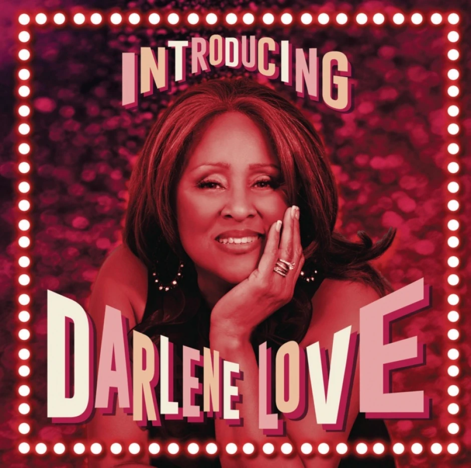 Подкрепа – изгубена, дарявана, получена: житейските перипетии отвеждат голямата певица Дарлийн Лав до соловия дебют Introducing Darlene Love, едва когато тя е на 74-годишна възраст