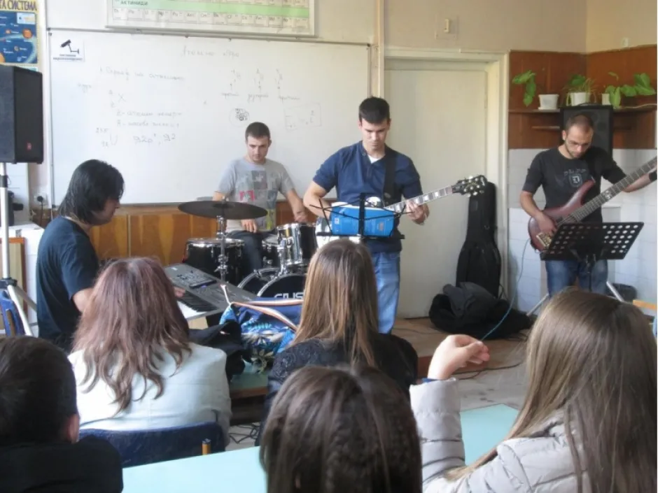 Джаз в класната стая по време на деветото издание на Младежкия джаз фестивал в Димитровград