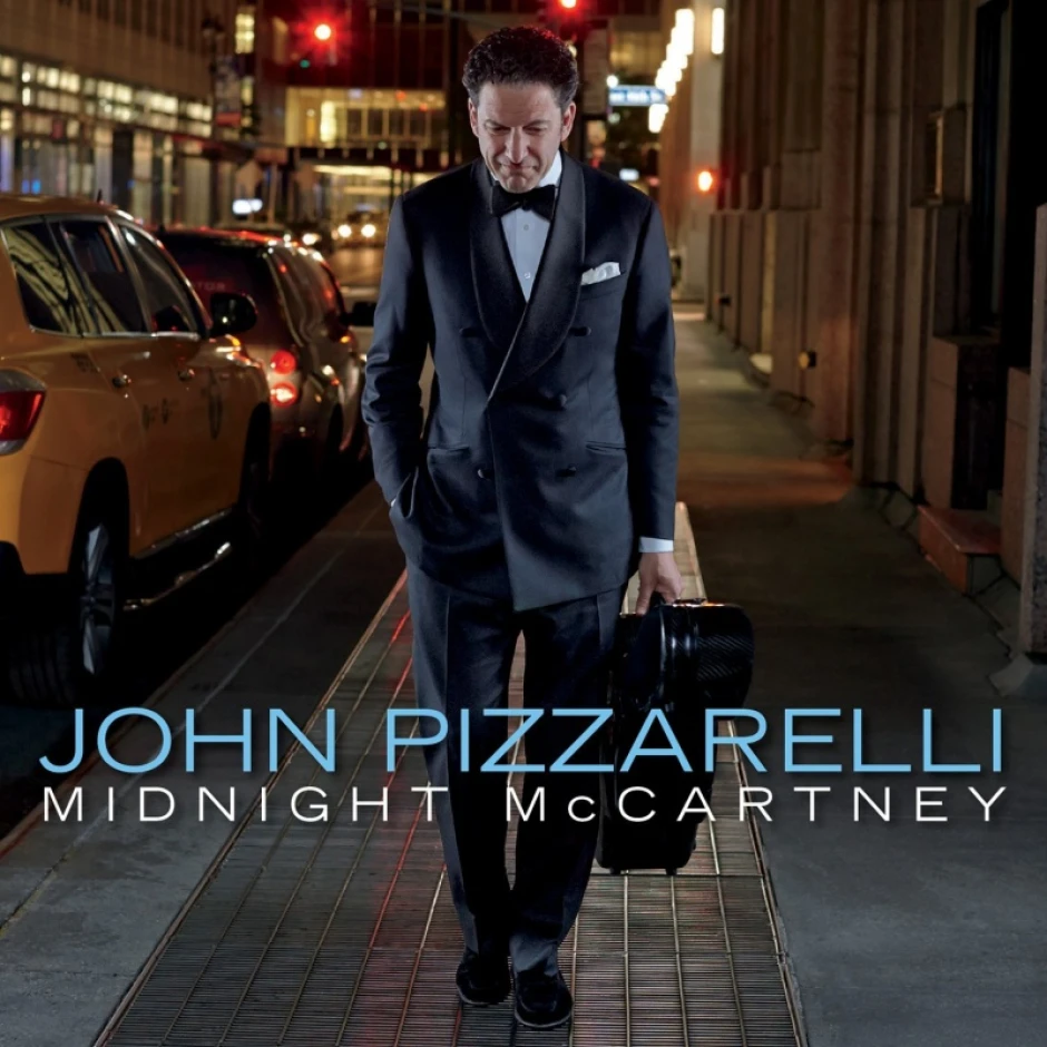 В полунощ с любовните песни на Пол Макартни, поднесени от Джон Пицарели в уютния Midnight McCartney