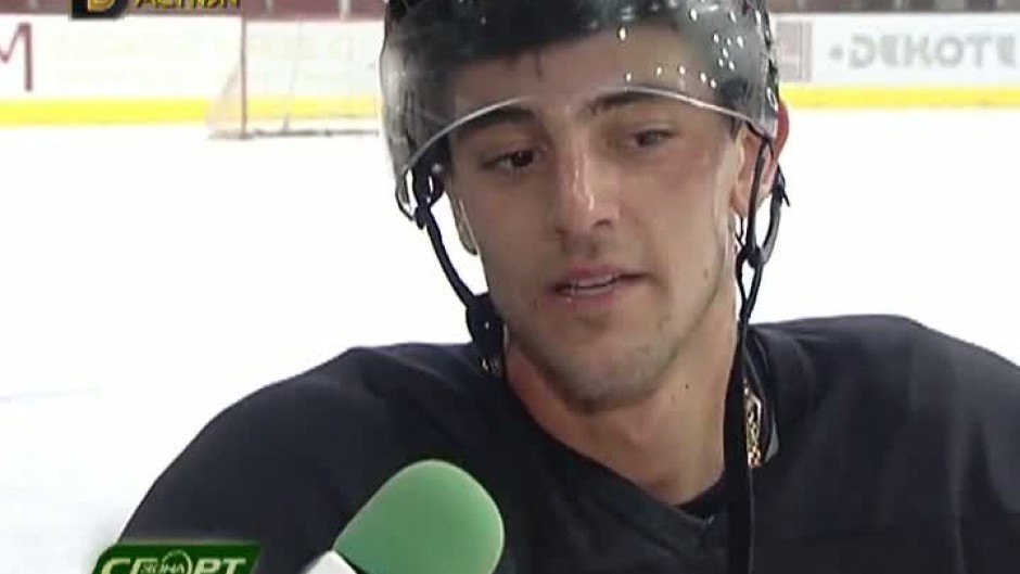 Георги Искренов - синът на Гибона е звездата ни в отбора по хокей