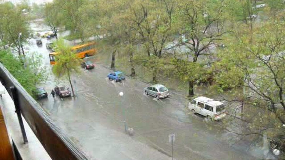 Наводнени улици в Пловдив