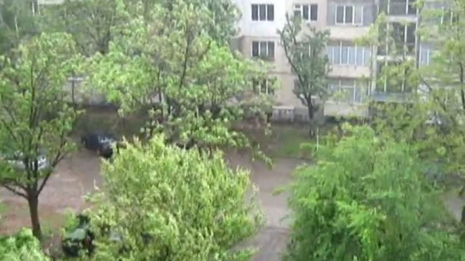 Буря обхвана част от България
