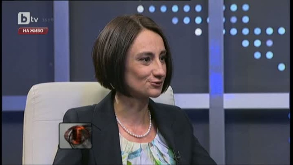 Вицепремиерът Деяна Костадинова - спешна помощ за бедните