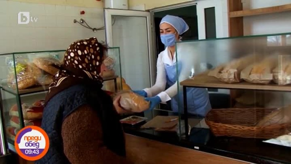 Благородният жест на Ахмед, който дарява хляб на хората в нужда