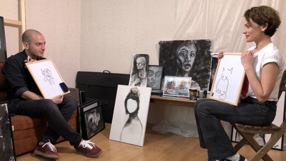 Диана Димитрова и Николаос рисуват със затворени очи