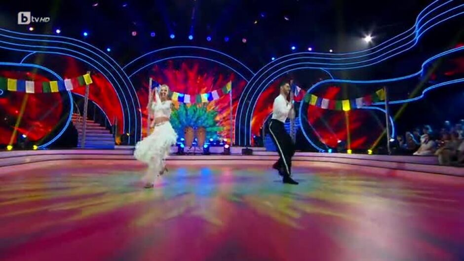 Натали Трифонова и Димитър Стефанин танцуват салса по хита "Мария" на Рики Мартин