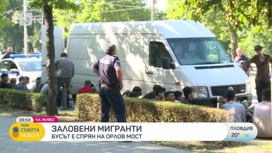 Полицията откри 49 нелегални мигранти след катастрофа в София