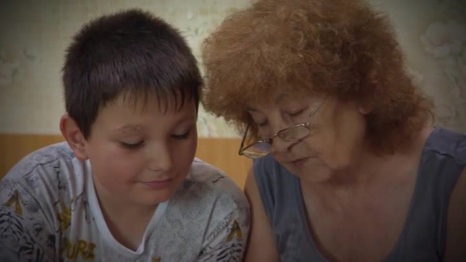 Историята на Айвън Крумов, отглеждан само от баба си