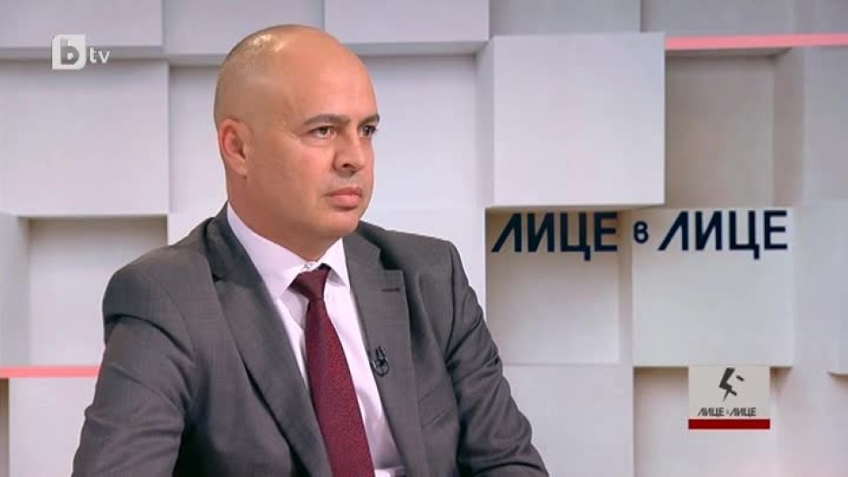 Георги Свиленски: Управляващите искат набързо да дадат летище "София" на концесия, за да вземат едни 500 млн., които да отидат за БДЖ