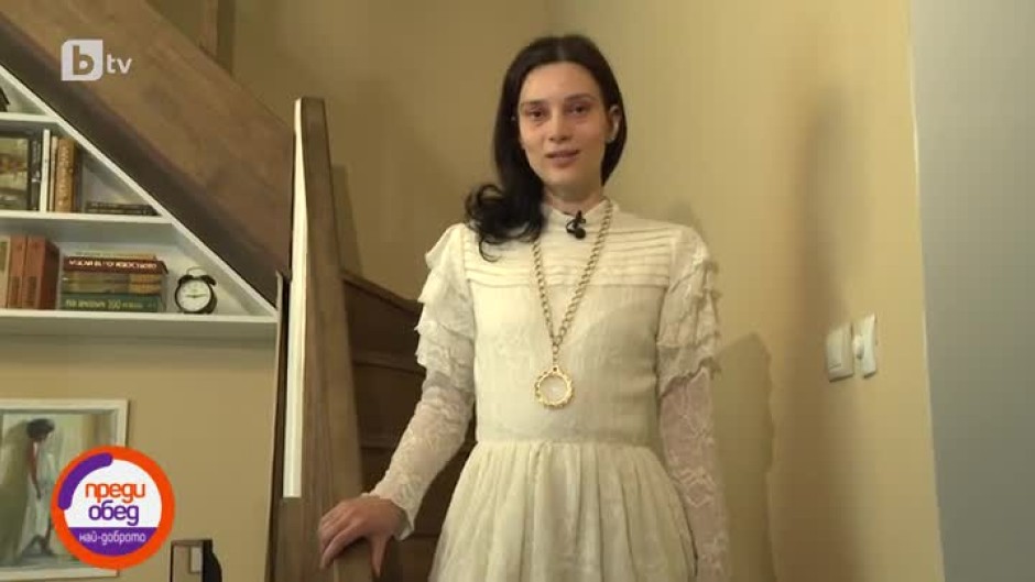 Актрисата Ирмена Чичикова обича да реставрира стари рокли
