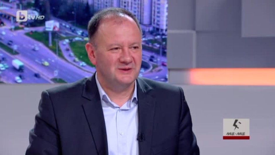 Михаил Миков: Вотовете на недоверие са срещу Борисов