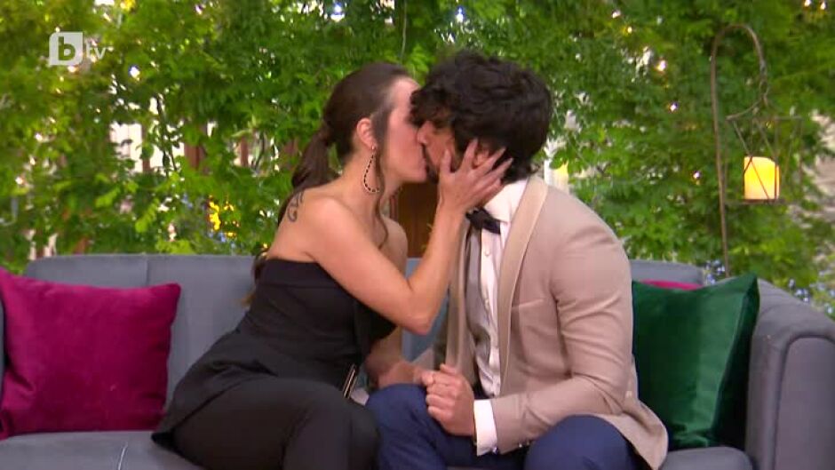 Елена най-накрая си открадна целувка от Евгени
