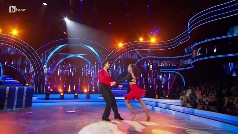 Виктор Стоянов и Михаела Павлова танцуват салса