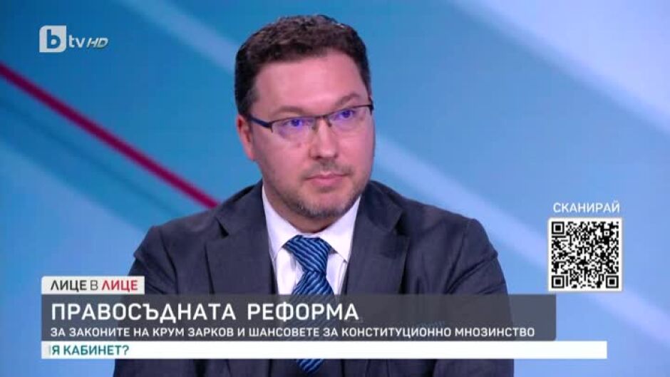 Даниел Митов: На президента Радев очевидно много му се управлява