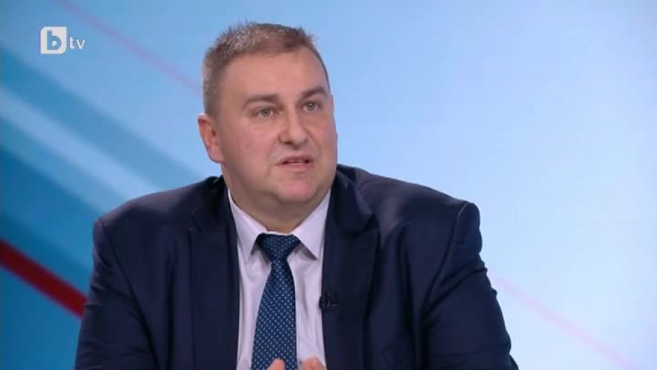 Емил Радев: Социалният министър отговаря за много чувствителна за българското общество област