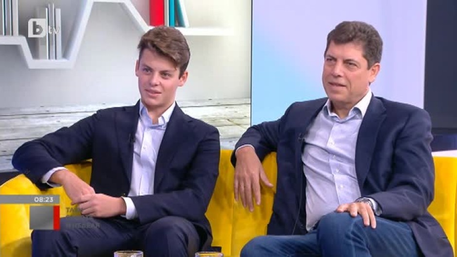 Синът на Милен Велчев с личен пример: 17-годишният Виктор призова за имунизация