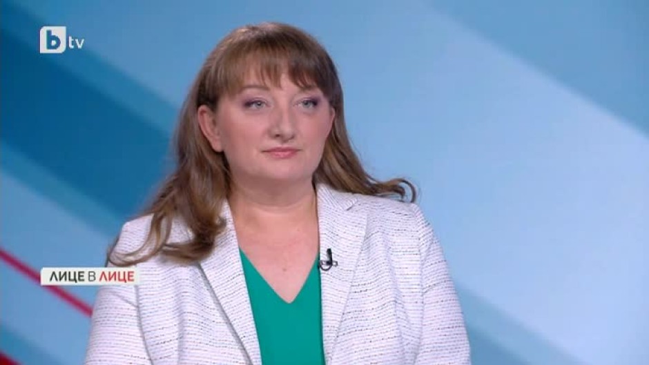 Деница Сачева: Няма дългова спирала, в която вкарваме страната