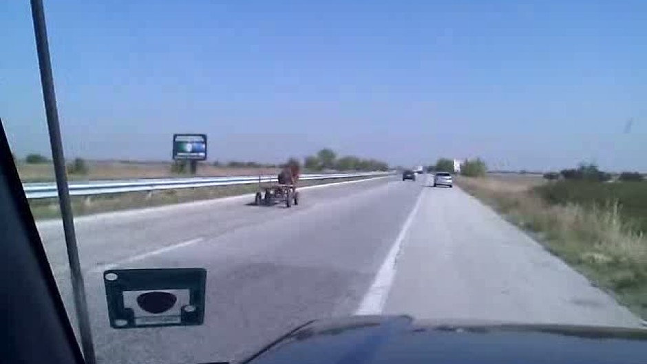 Каруца без каруцар на магистрала Тракия