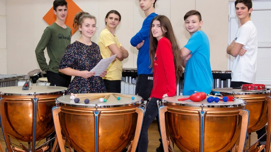 100 ударни инструмента на сцената на зала „България“ за детския концерт „Музикално пътешествие“