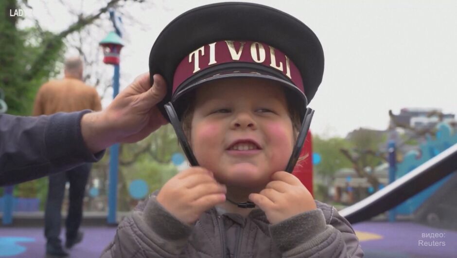 Паркът Тиволи в Копенхаген отвори вратите си за малчугани (ВИДЕО)