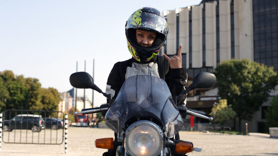 Ваня Михайлова: В мотоциклетизма решителността е много важно нещо. Даваш газ и това е