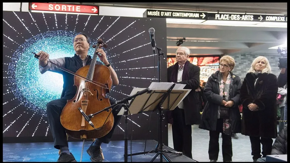Йо-Йо Ма свири в метрото на Монреал
