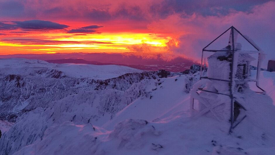 Снимка на деня: Красив изгрев на връх Мусала