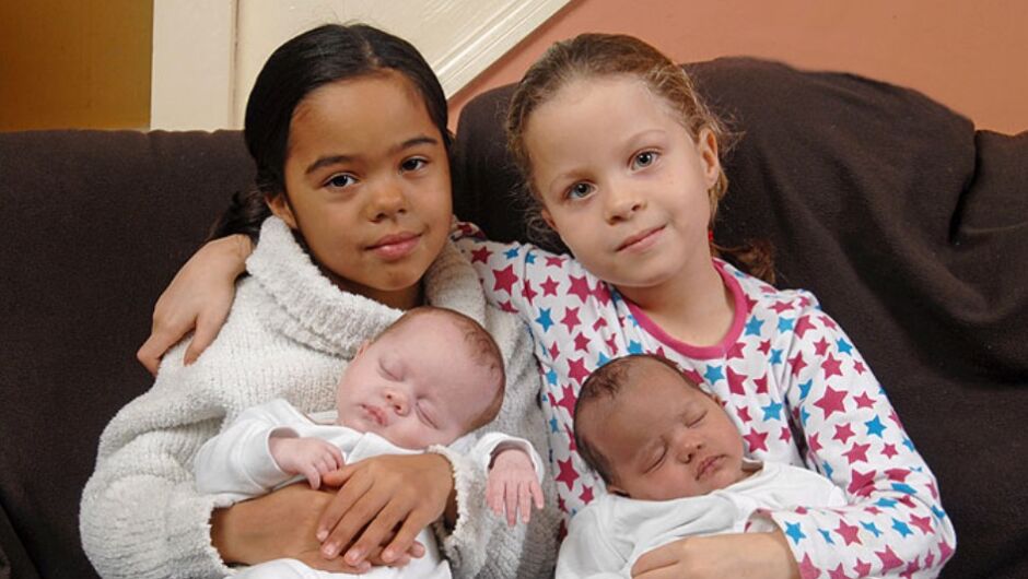 Те са единственото семейство в света с 2 двойки близнаци с различен цвят на кожата 