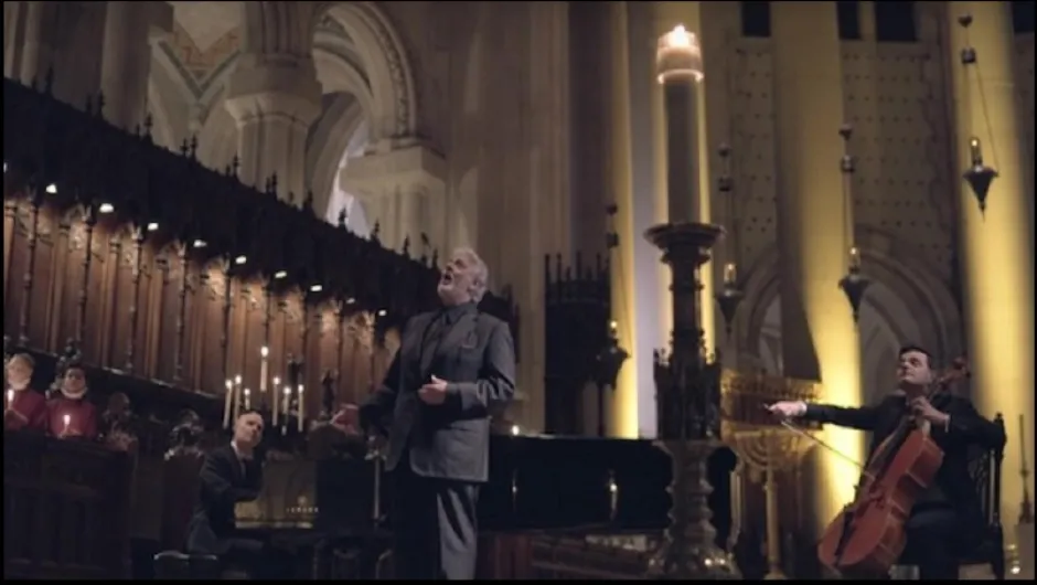 Пласидо Доминго в ново видео на песента „Silent Night“
