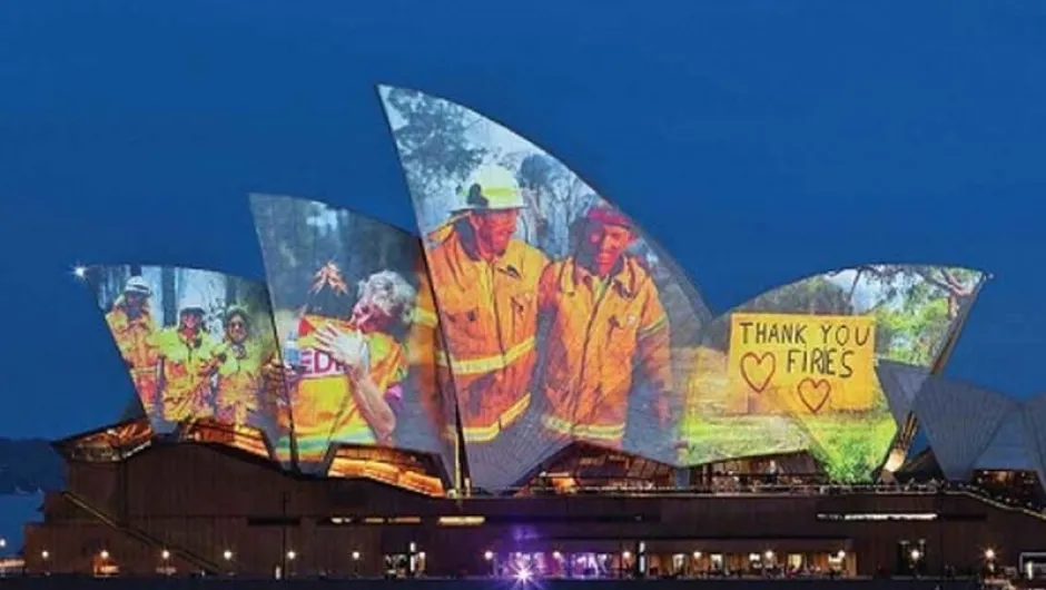 Операта в Сидни изразява признателност към пожарникарите и доброволците в Австралия