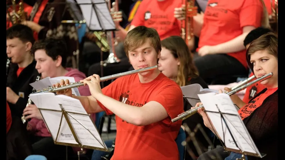 „Национален оркестър за всички“ дава шанс на младежите във Великобритания