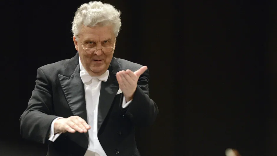 В Санкт Петербург бе отменен концерт на диригента Василий Синайски 
