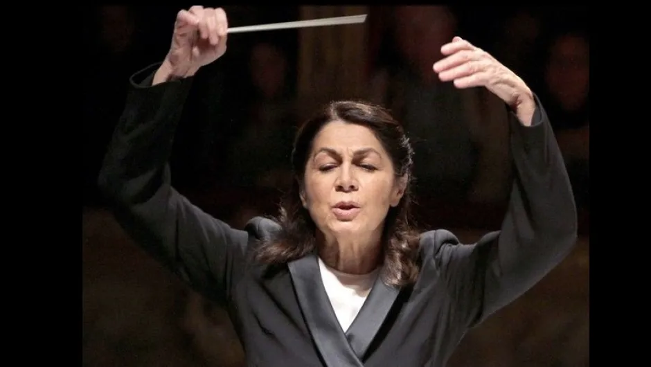 Първи международен конкурс за жени на диригентския подиум във Франция